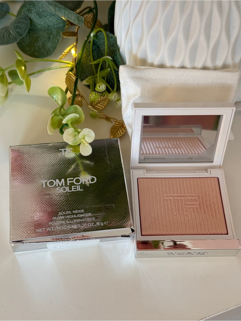 ✨ Tom Ford Soleil Neige Glow Highlighter – 01 Rose Irisé (Limited Edition) ✨